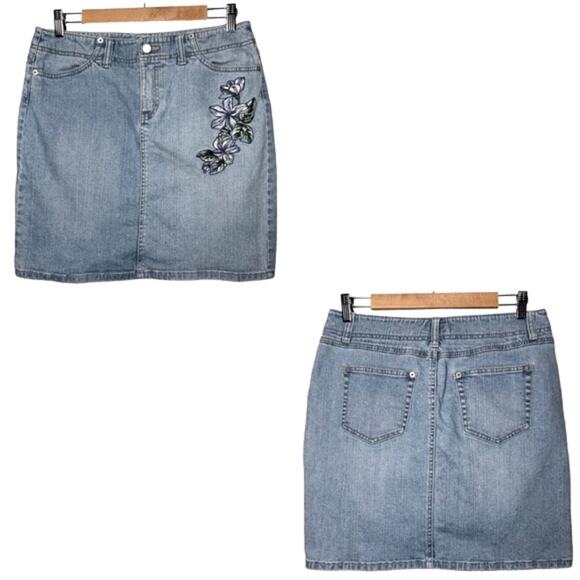 Loft Jean Denim mini skirt Women's Size 4 Blue Medium Wash Flower Embroidery y2k - Picture 2 of 13